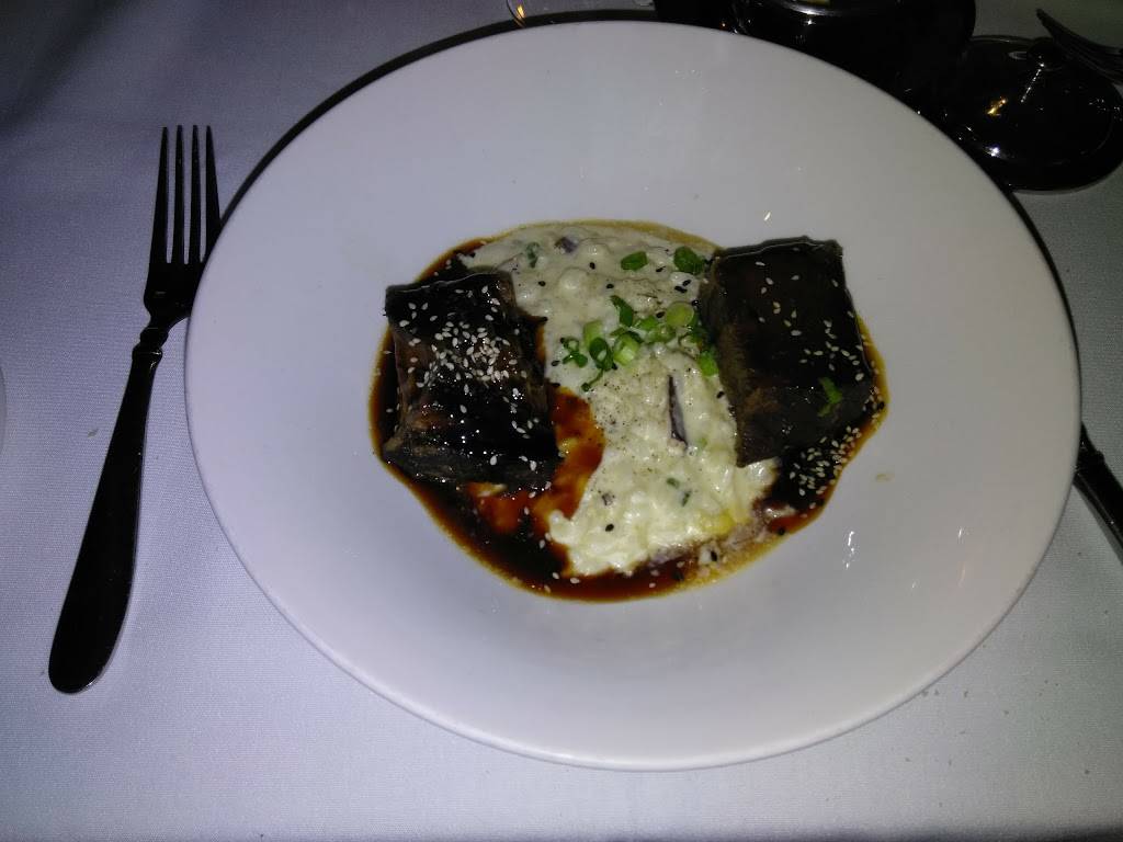 Molly Pitcher | restaurant | 88 Riverside Ave, Red Bank, NJ 07701, USA | 7327472500 OR +1 732-747-2500