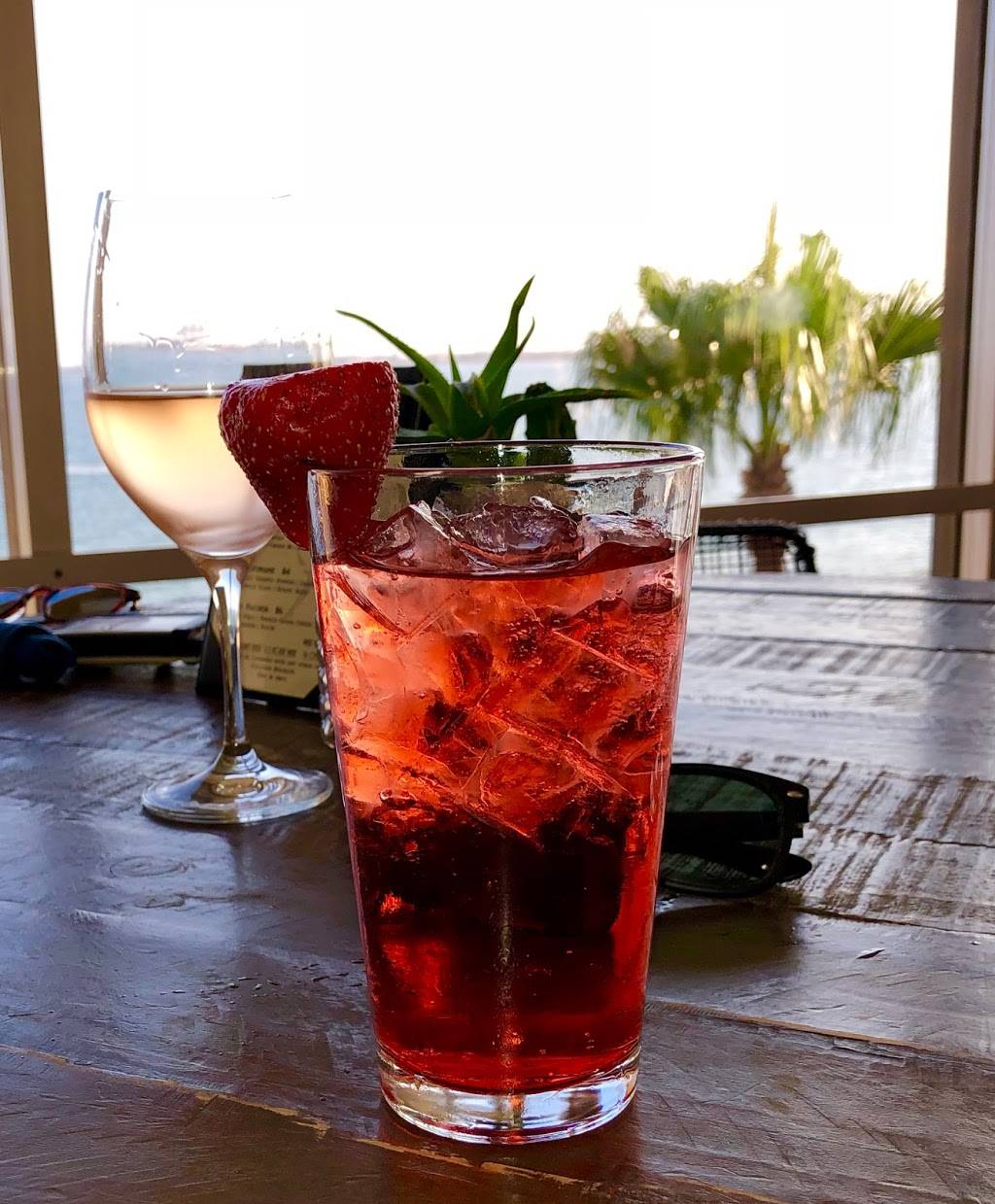 Plunge | restaurant | 1900 E Ocean Blvd, Long Beach, CA 90802, USA | 5623737164 OR +1 562-373-7164