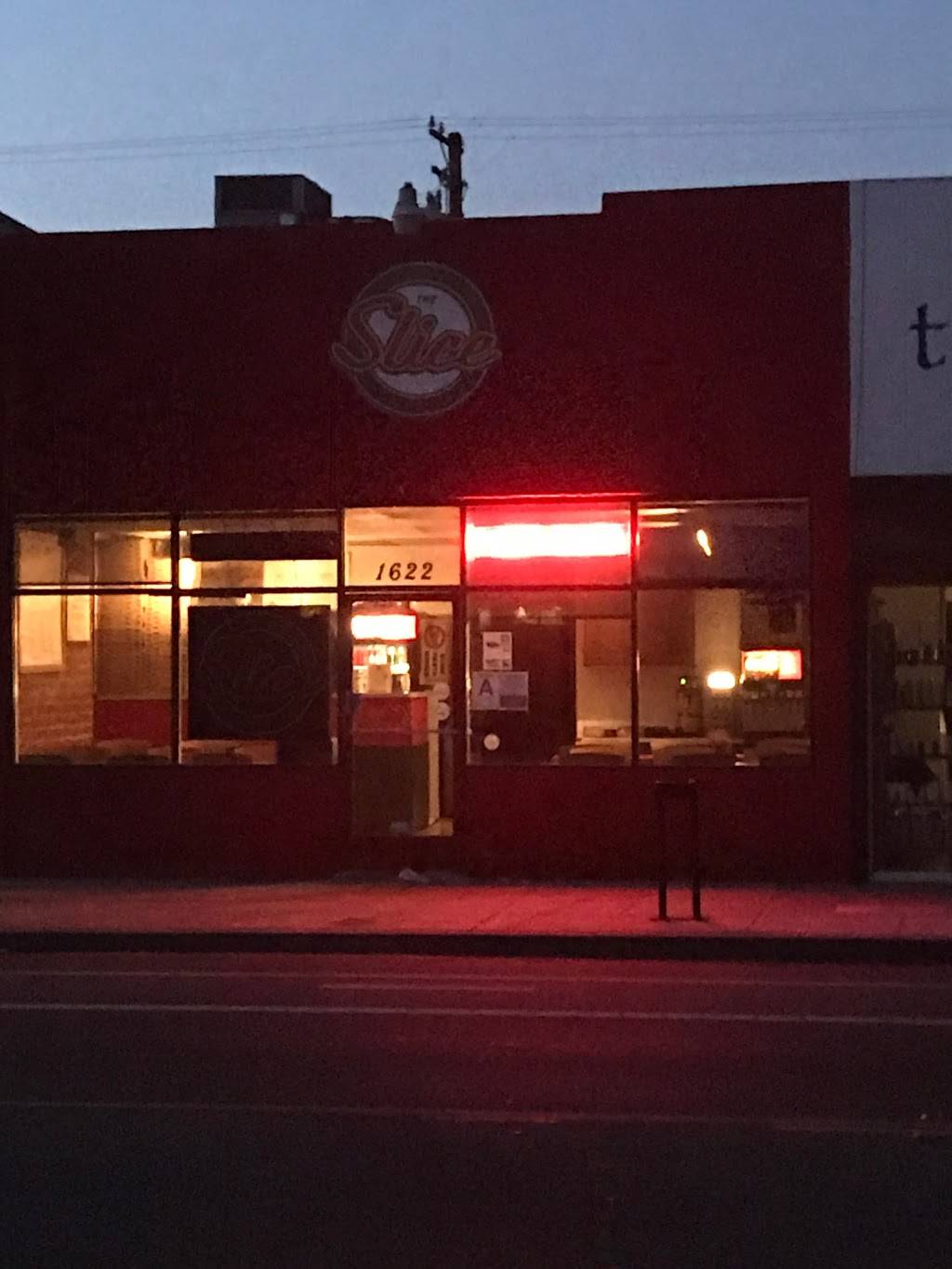 Slice | restaurant | 1622 Ocean Park Blvd, Santa Monica, CA 90405, USA | 3103994060 OR +1 310-399-4060