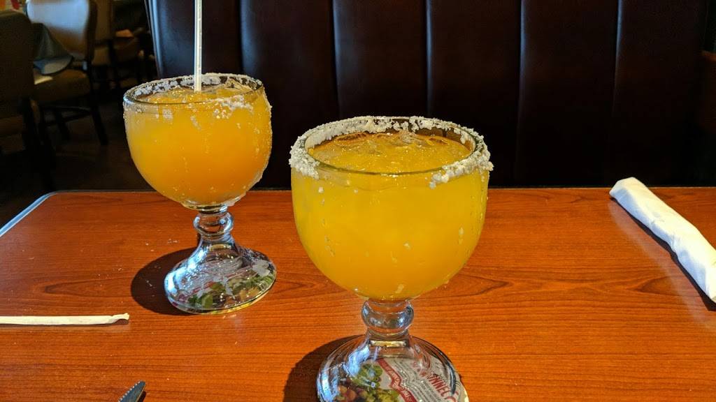 Ruby Tuesday | restaurant | 41 Orange Plaza Ln, Middletown, NY 10940, USA | 8453429006 OR +1 845-342-9006