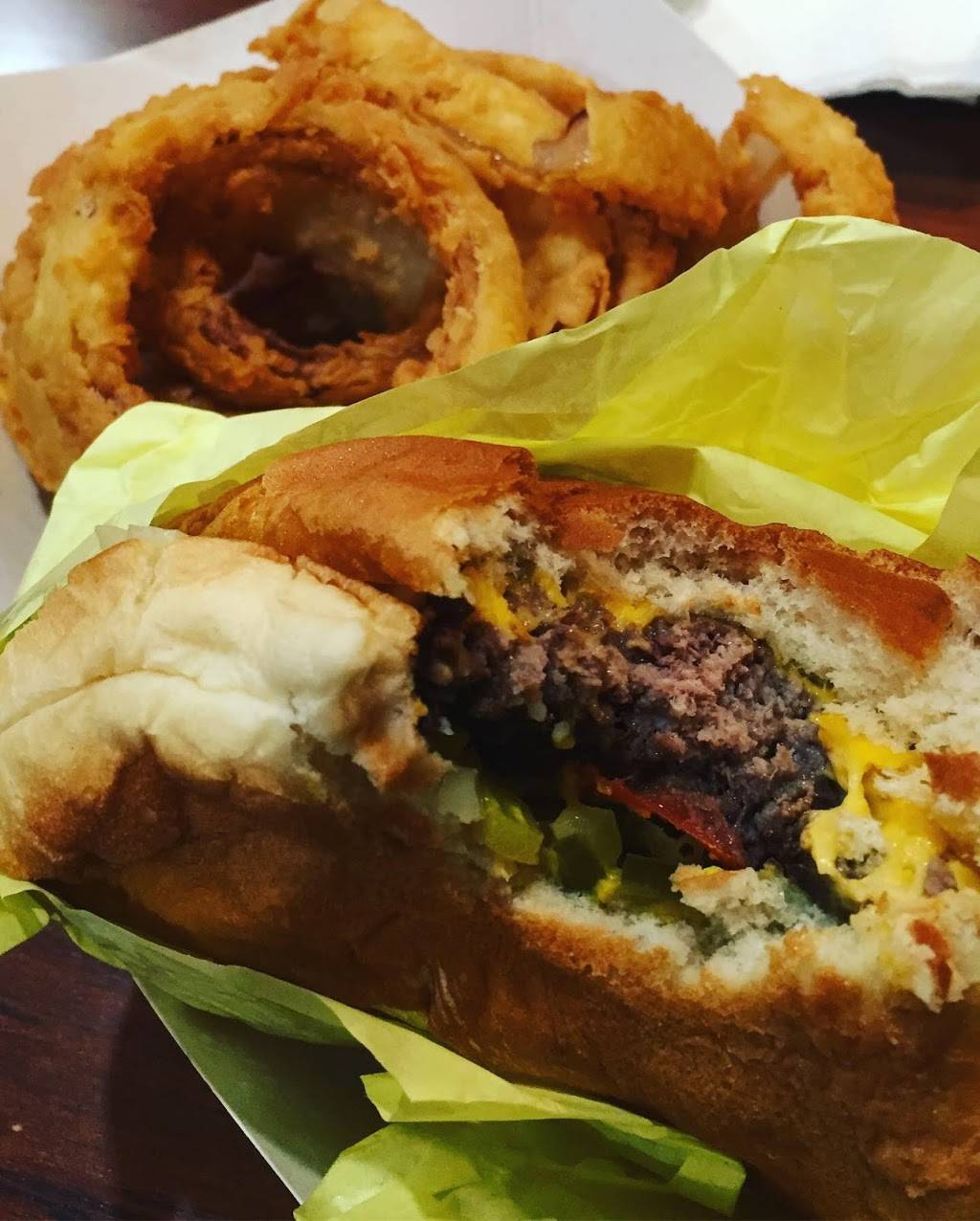 Bells Better Burgers | restaurant | 2610 S Peachtree Rd, Balch Springs, TX 75180, USA | 9722860320 OR +1 972-286-0320