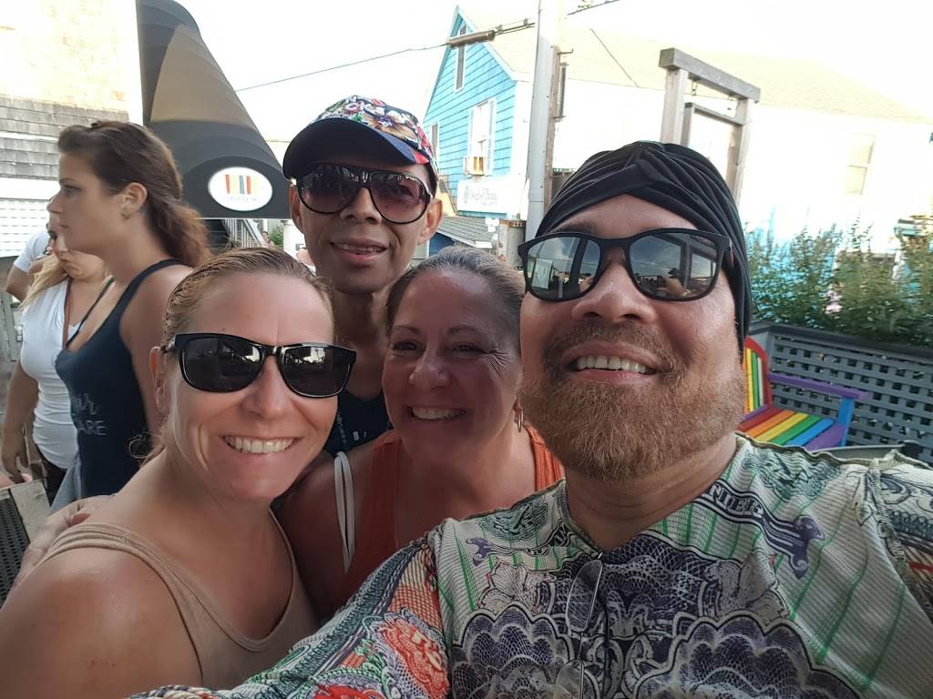 Island Breeze | restaurant | 178 Bayview Walk, Cherry Grove, NY 11782, USA | 6315979111 OR +1 631-597-9111