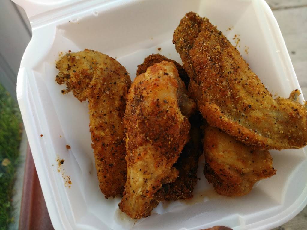 WingBurger | restaurant | 1733 Eglinton Ave E, North York, ON M4A 1J8, Canada | 6479519110 OR +1 647-951-9110