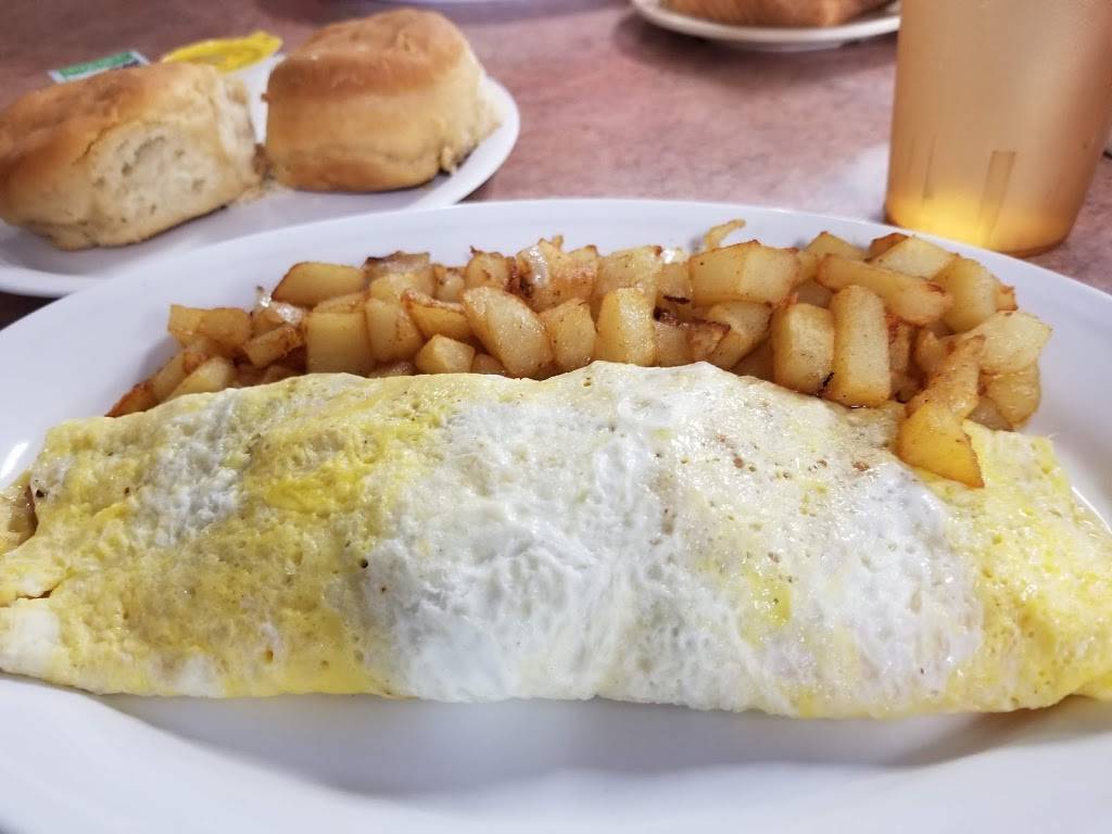 Leos Country Cafe | restaurant | 2602 SW Lee Blvd # 1, Lawton, OK 73505, USA | 5803570049 OR +1 580-357-0049