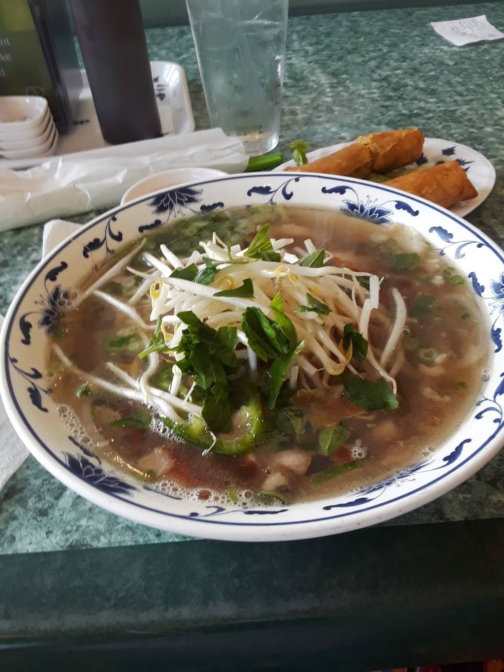 Viet House Restaurant Ltd | restaurant | 6226 Richmond Hwy, Alexandria, VA 22303, USA | 7036606741 OR +1 703-660-6741