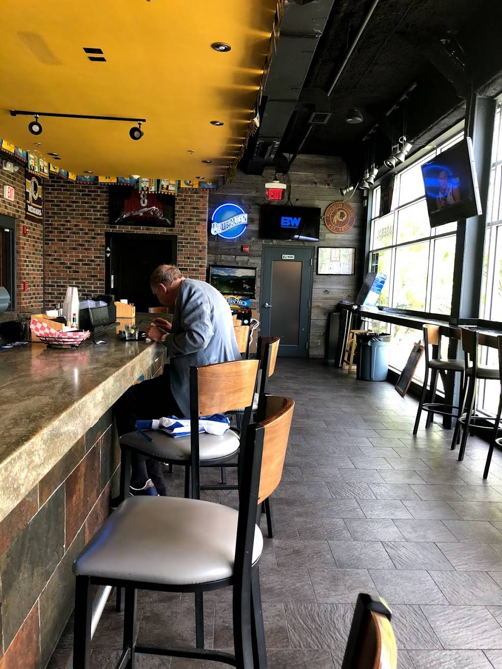 Tommy Joes | restaurant | 7940 Norfolk Ave, Bethesda, MD 20814, USA | 3016543801 OR +1 301-654-3801