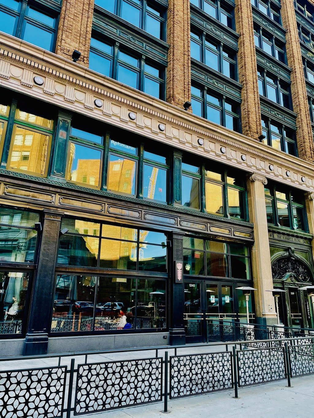 Leila | restaurant | 1245 Griswold St, Detroit, MI 48226, USA | 3138168100 OR +1 313-816-8100