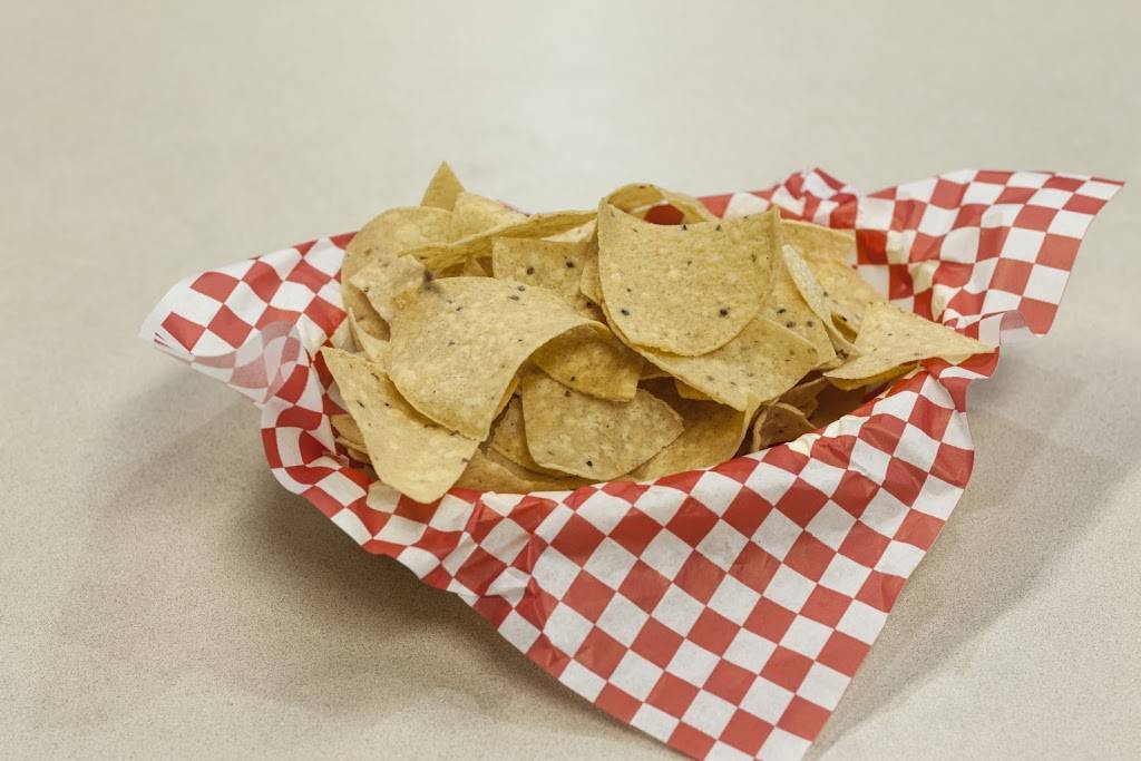 Julias Mesquite Mexican Grill | restaurant | 2160 N Arizona Ave, Chandler, AZ 85225, USA | 4806264585 OR +1 480-626-4585