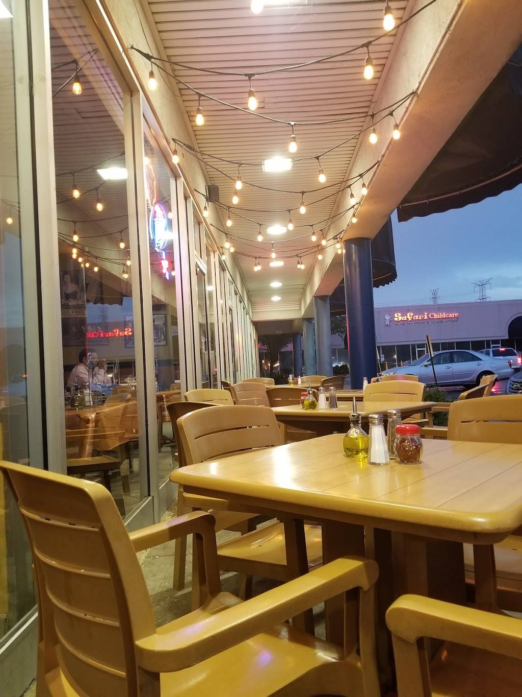 Salernos Pizzeria & Eatery | restaurant | 1716 E Kensington Rd, Mt Prospect, IL 60056, USA | 8476992822 OR +1 847-699-2822