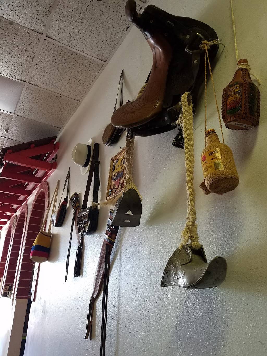 Rincon Montanero Restaurant | restaurant | 168 S Semoran Blvd, Orlando, FL 32807, USA | 4077372810 OR +1 407-737-2810