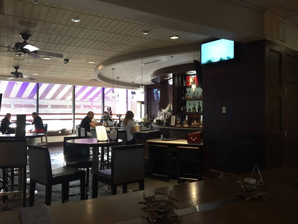 The Skyye Bar and Grille | restaurant | 4200 George J Bean Pkwy, Tampa, FL 33607, USA | 8139983705 OR +1 813-998-3705