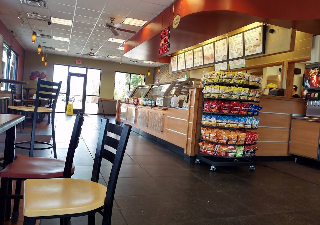 Subway | restaurant | 1933 Topside Rd, Louisville, TN 37777, USA | 8657241410 OR +1 865-724-1410
