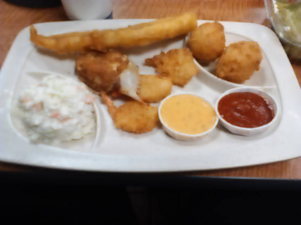 Captain Ds | restaurant | 1960 Troy Rd, Edwardsville, IL 62025, USA | 6186921611 OR +1 618-692-1611