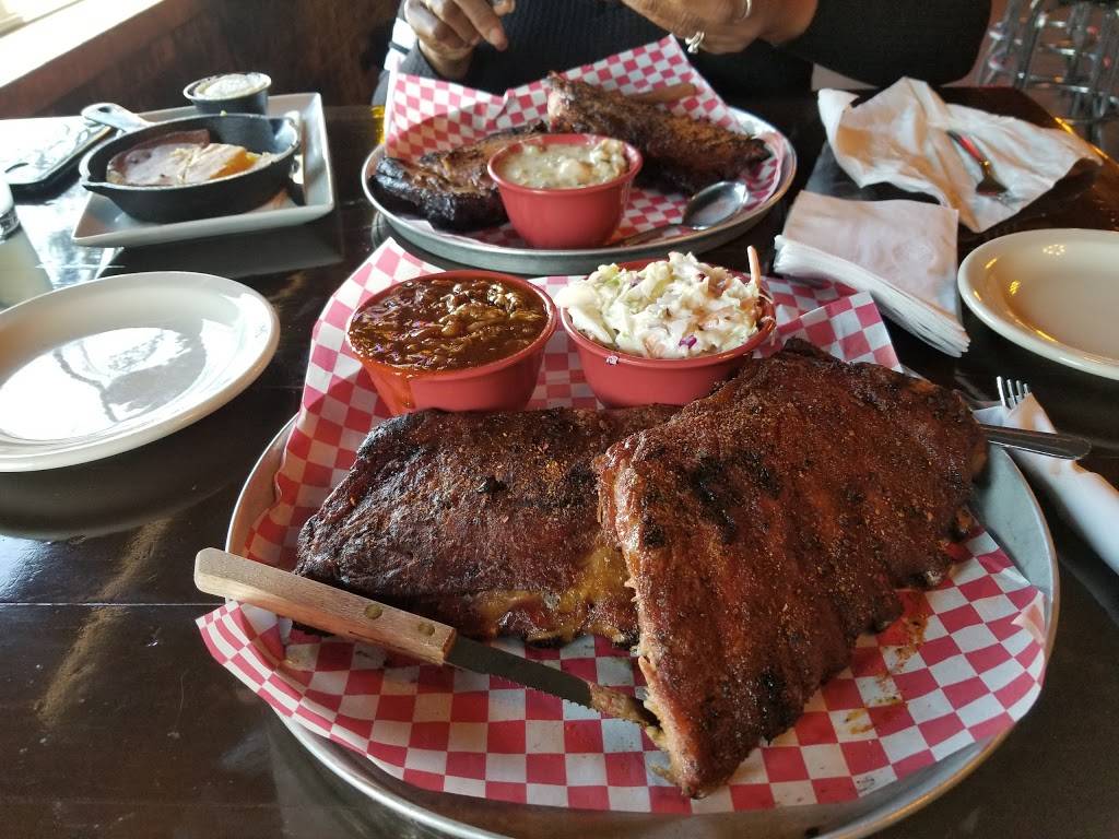 Big Guys BBQ Roadhouse | restaurant | 1237 WI-35, Hudson, WI 54016, USA | 7155496255 OR +1 715-549-6255