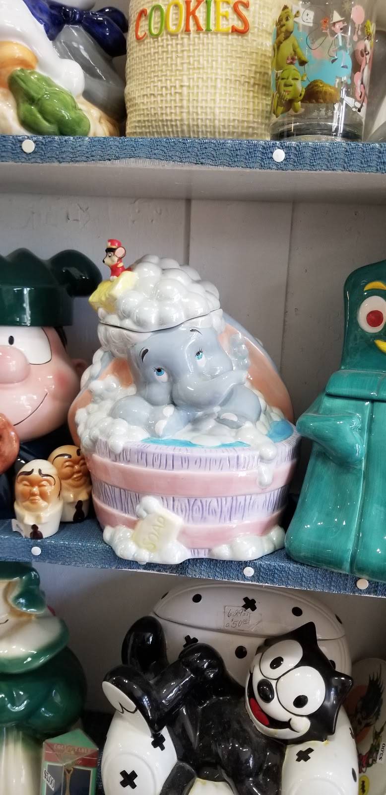 Grannies Cookie Jars & Ice | restaurant | 19041 Lovers Ln, Metamora, IN 47030, USA | 7656471966 OR +1 765-647-1966