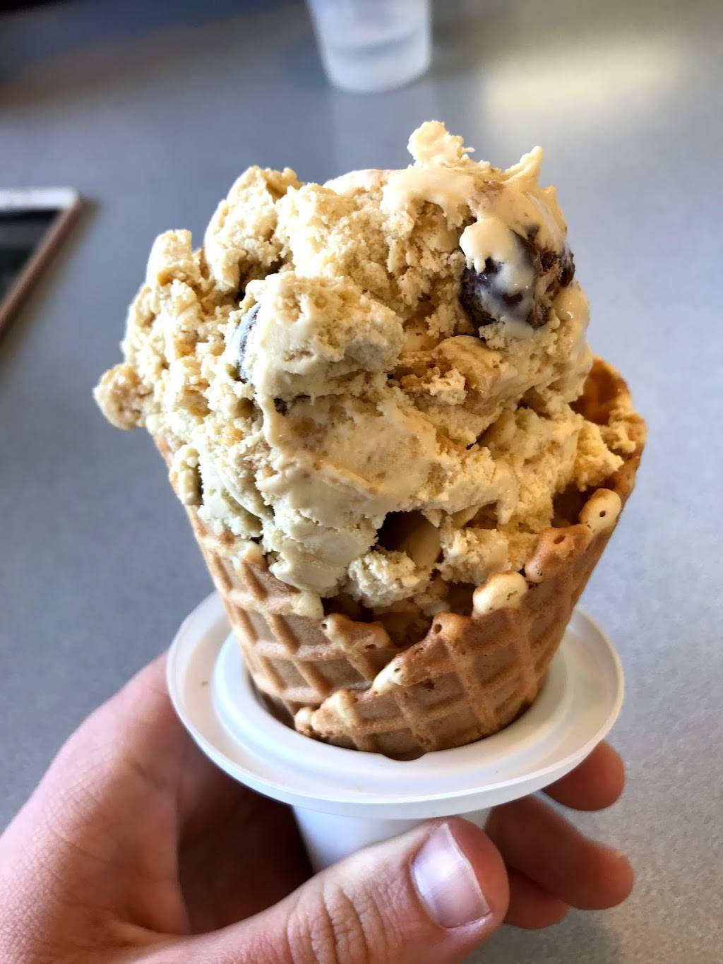 Scoops Ice Cream & Grille | restaurant | 312 Primrose Ln, Mountville, PA 17554, USA | 7172852055 OR +1 717-285-2055