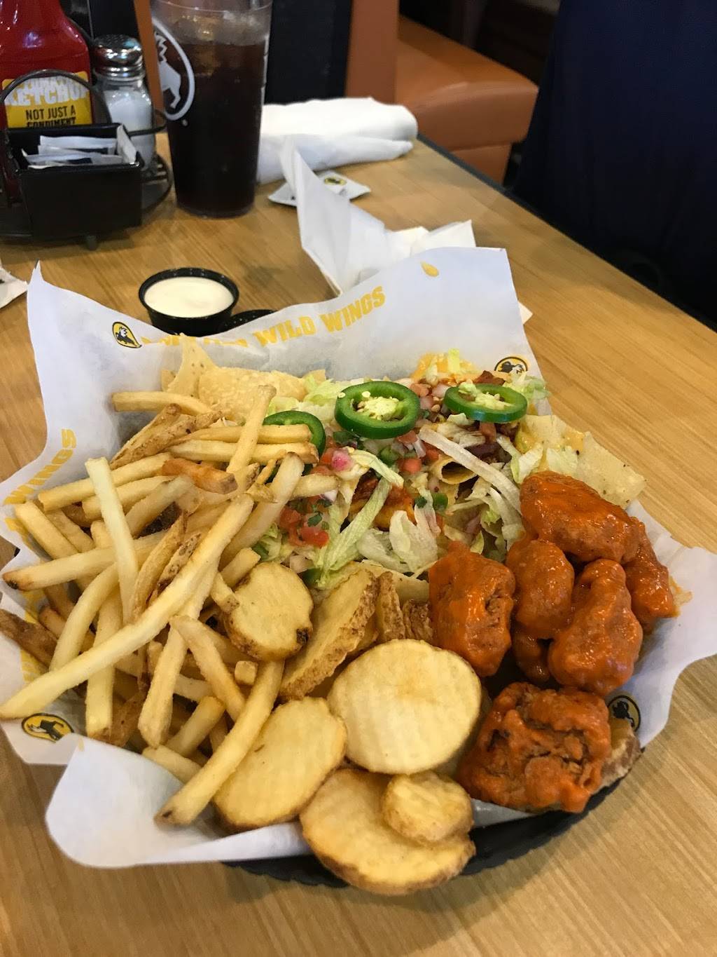 Buffalo Wild Wings | meal takeaway | 1301 N Collins St Suite 101, Arlington, TX 76011, USA | 8178602999 OR +1 817-860-2999