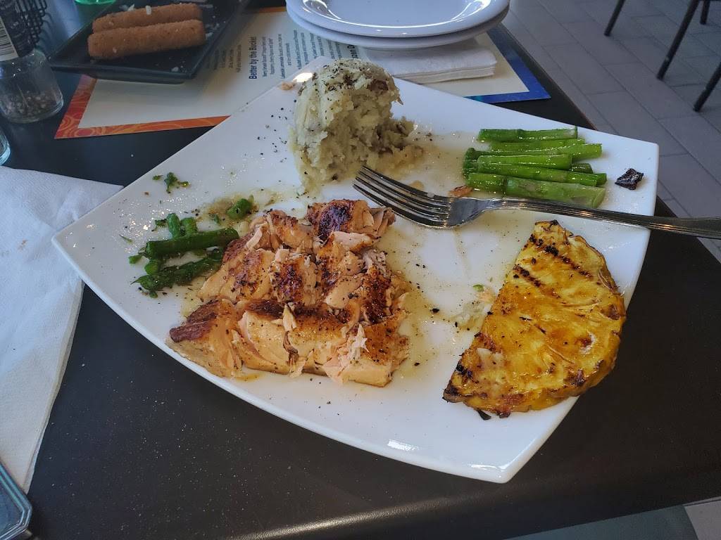 Holiday Inn Club vacations- Breezes Restaurant & Bar and Breezes | restaurant | 8505 W Irlo Bronson Memorial Hwy, Kissimmee, FL 34747, USA | 4072390000 OR +1 407-239-0000