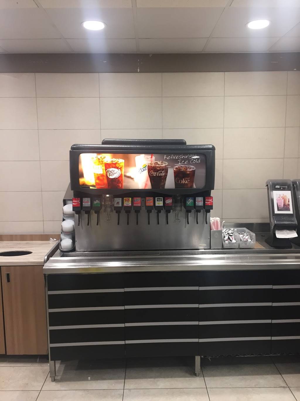 Burger King | restaurant | 8404 S Texas 6, Houston, TX 77083, USA | 2819886770 OR +1 281-988-6770