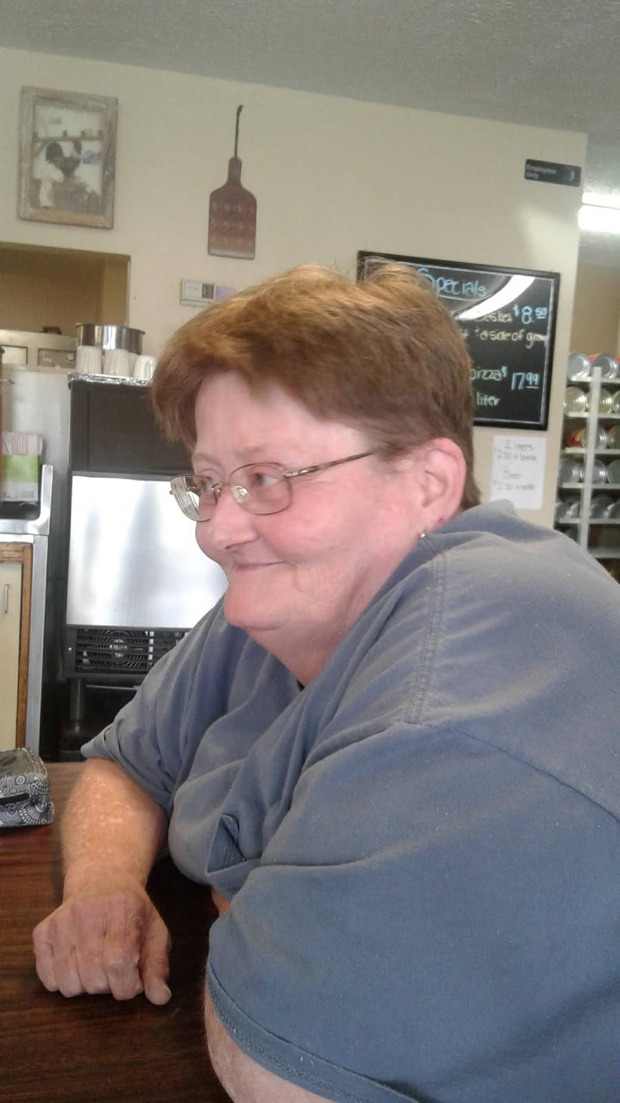 Hilltop Pizza | restaurant | 9524, 36 New Haven Rd, Mt Alto, WV 25264, USA | 3048953477 OR +1 304-895-3477