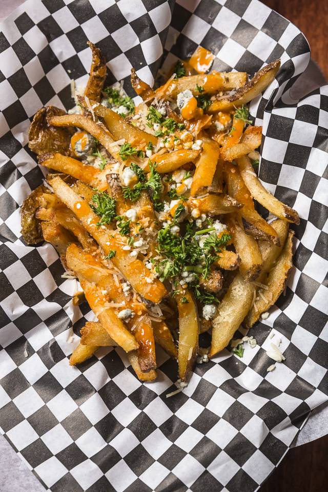 Rockys Bar & Grill | restaurant | 633 Ottawa Ave NW, Grand Rapids, MI 49503, USA | 6163562346 OR +1 616-356-2346