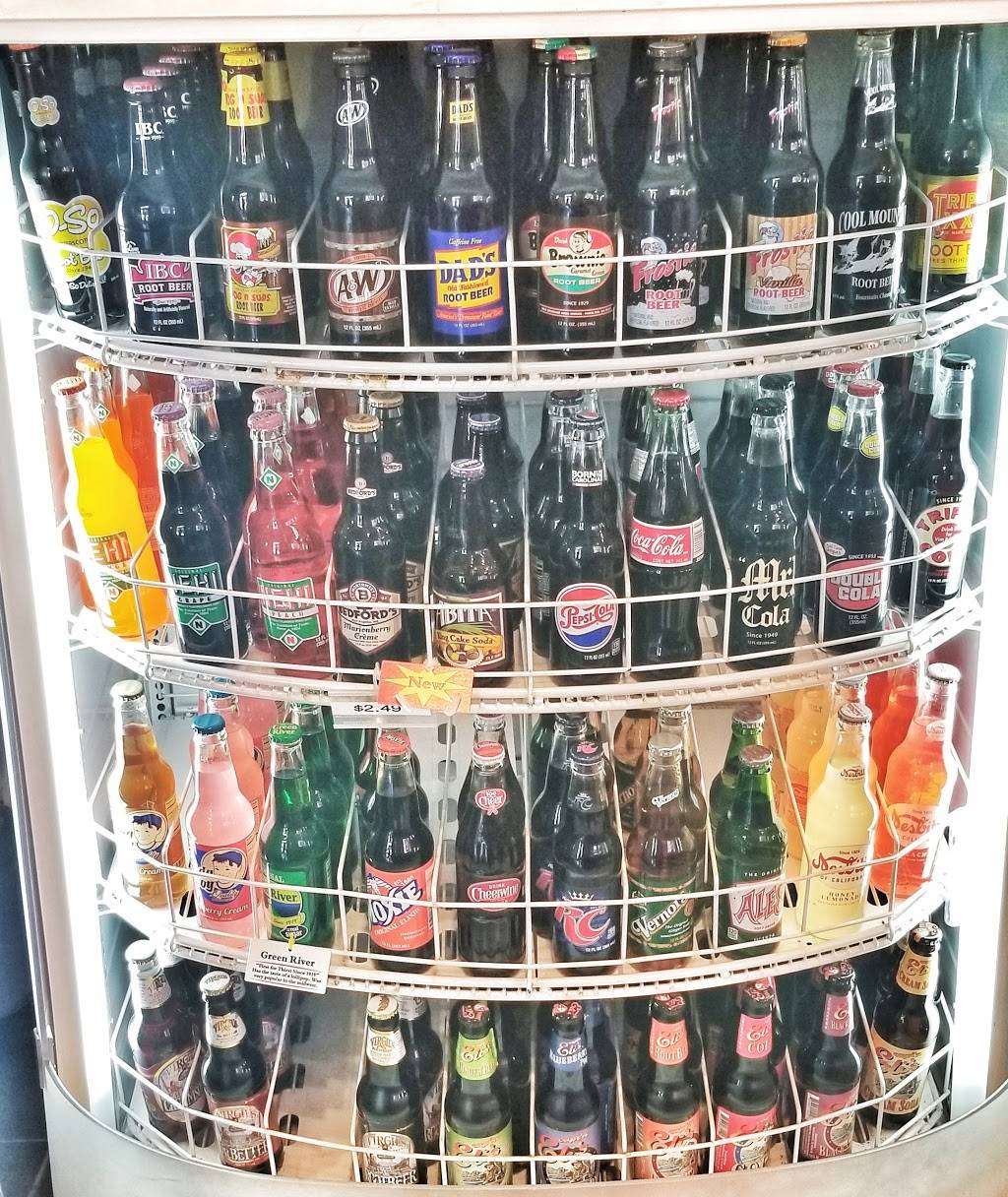 Neighbors General Store | restaurant | 5980 Spruce Creek Rd, Port Orange, FL 32127, USA | 3864922930 OR +1 386-492-2930