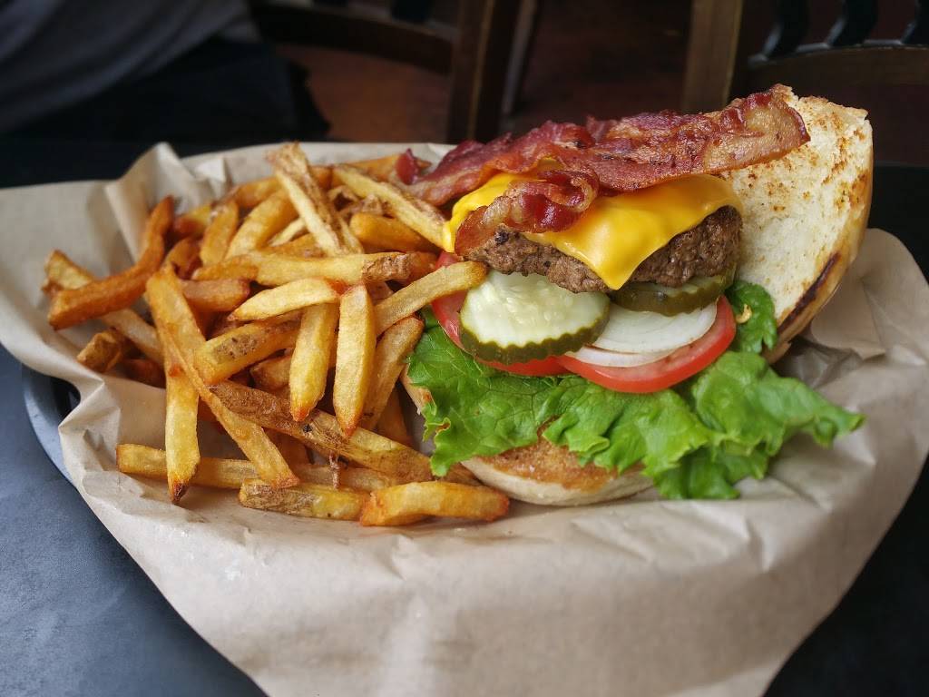Border Burger Bar | restaurant | 934 Manitou Ave, Manitou Springs, CO 80829, USA | 7196853287 OR +1 719-685-3287
