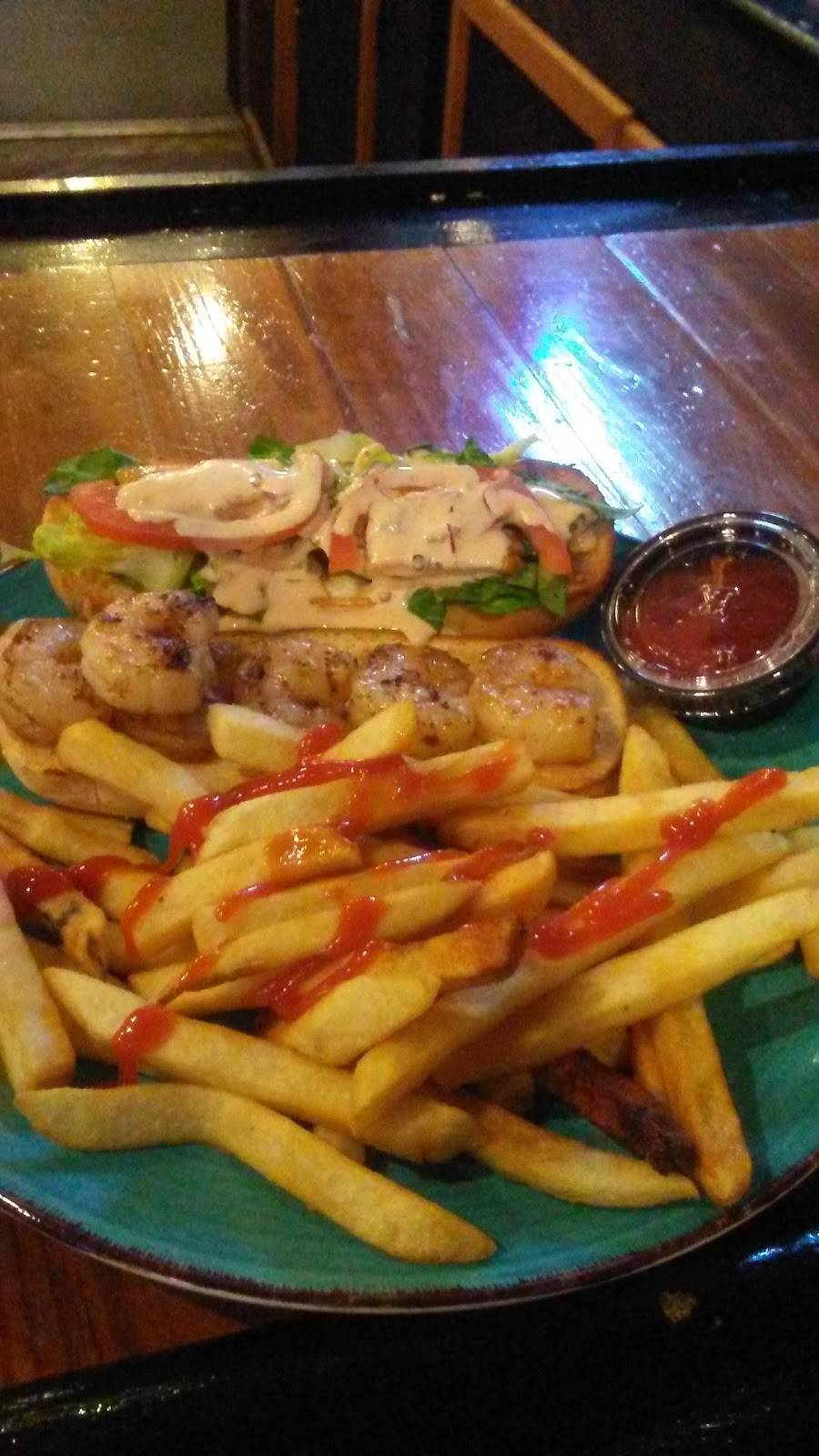 Gatas Sports Bar & Grille | night club | 811 Elma G Miles Pkwy, Hinesville, GA 31313, USA | 9123689464 OR +1 912-368-9464