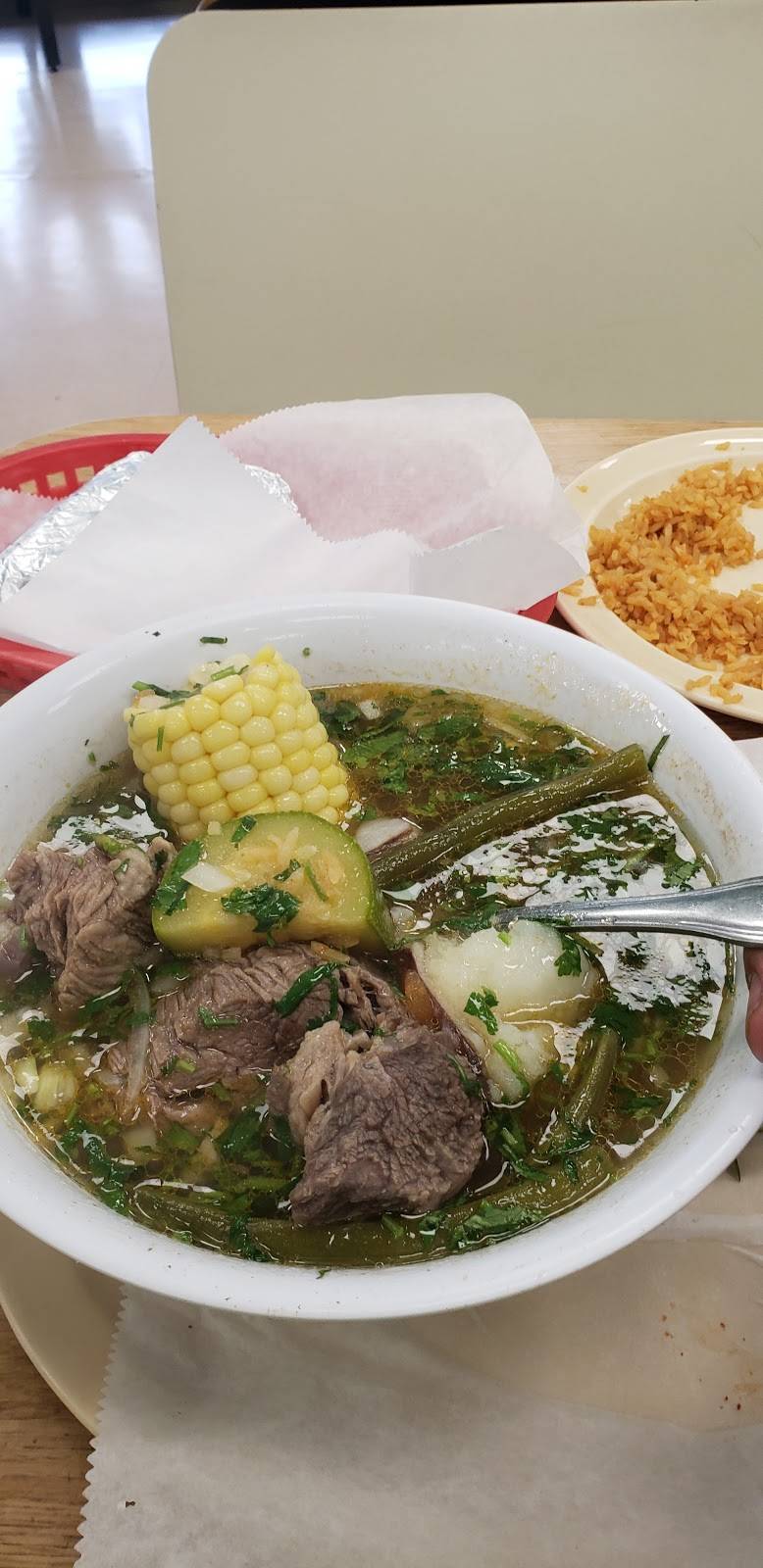 Taqueria Los Pericos | restaurant | 101 Pelton Center, San Leandro, CA 94577, USA | 5103527667 OR +1 510-352-7667