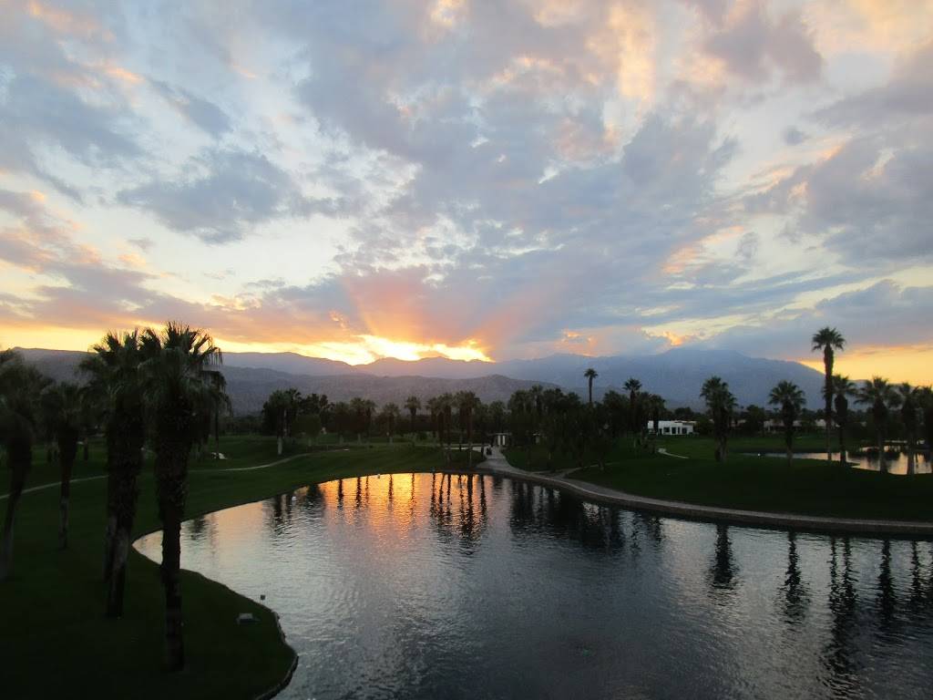 Oasis Pool Side Bar and Grill | restaurant | 74-855 Country Club Dr, Palm Desert, CA 92260, USA | 7603412211 OR +1 760-341-2211