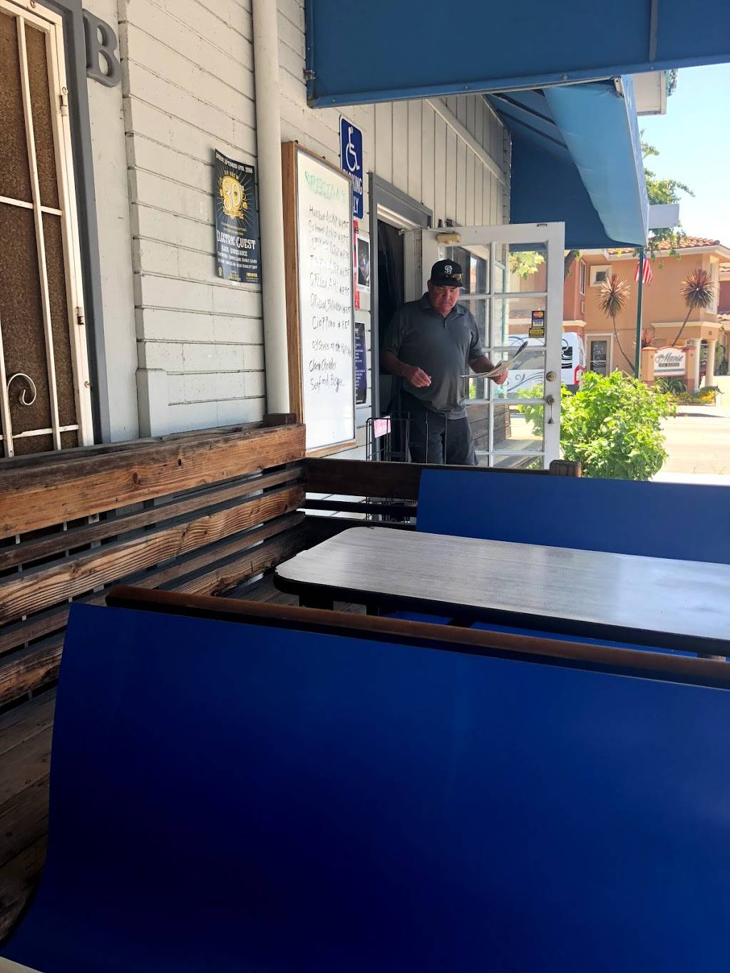 San Luis Fish & BBQ | restaurant | 474 Marsh St, San Luis Obispo, CA 93401, USA | 8055414191 OR +1 805-541-4191