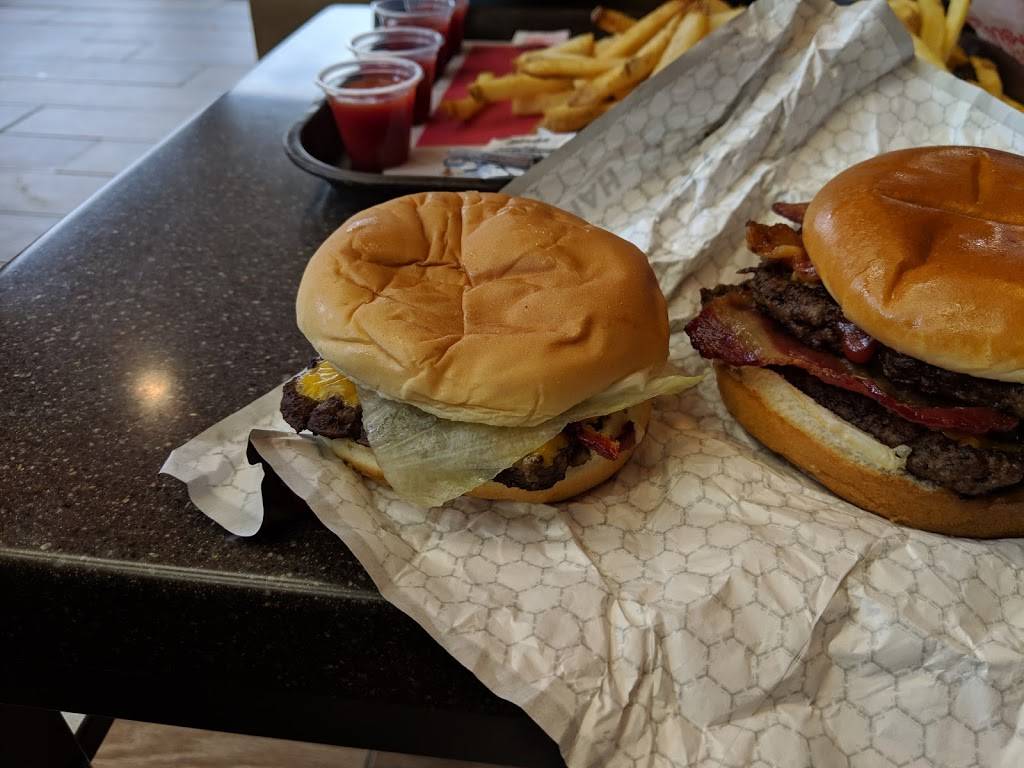 Wendys | restaurant | 29024 US-119, South Williamson, KY 41503, USA | 6062370269 OR +1 606-237-0269