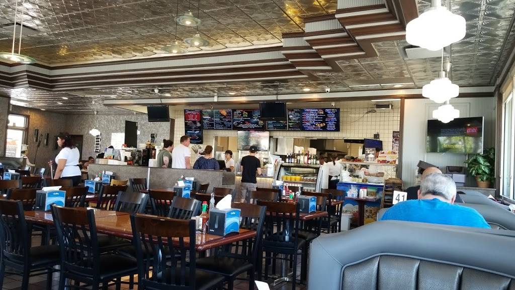 Mega Toms Burgers | restaurant | 25201 Madison Ave, Murrieta, CA 92562, USA | 9516989976 OR +1 951-698-9976