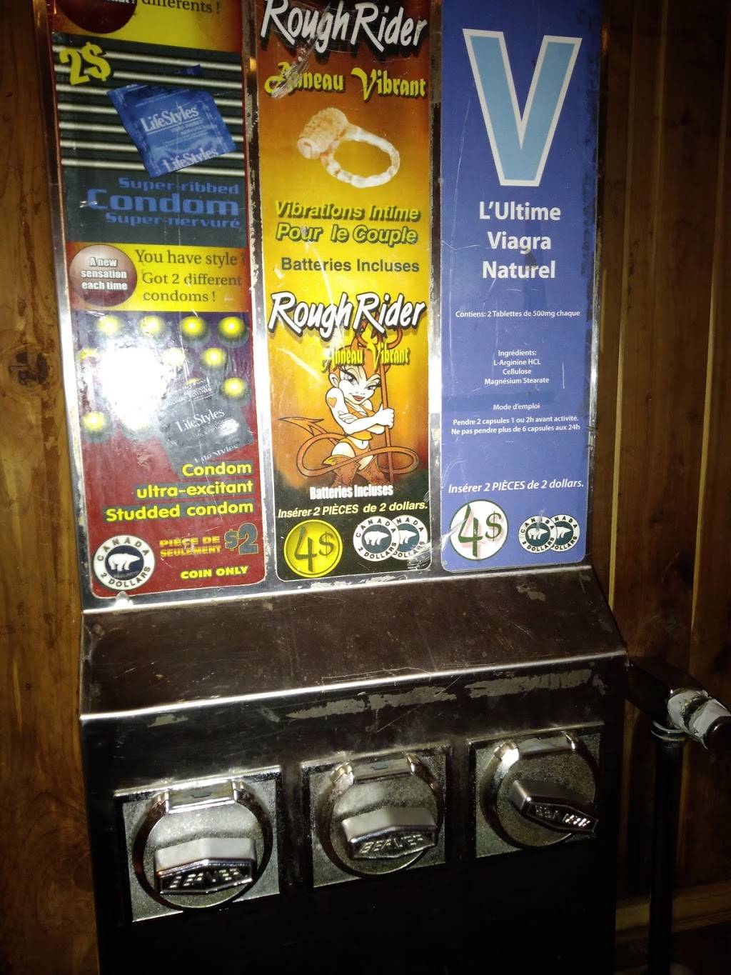 Bar Le Bunker | restaurant | 100 Rue Giguère, Lac-Etchemin, QC G0R 1S0, Canada | 4186255728 OR +1 418-625-5728