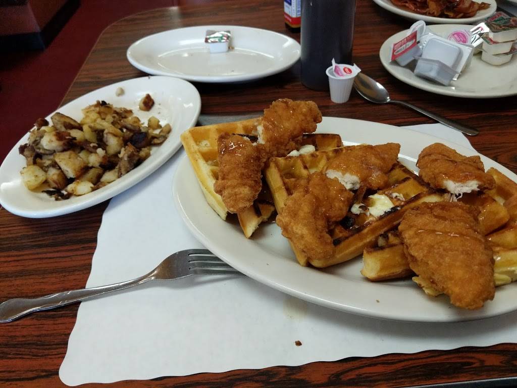 One Family Diner | restaurant | 260 Bowdoin St, Dorchester, MA 02122, USA | 6174361577 OR +1 617-436-1577