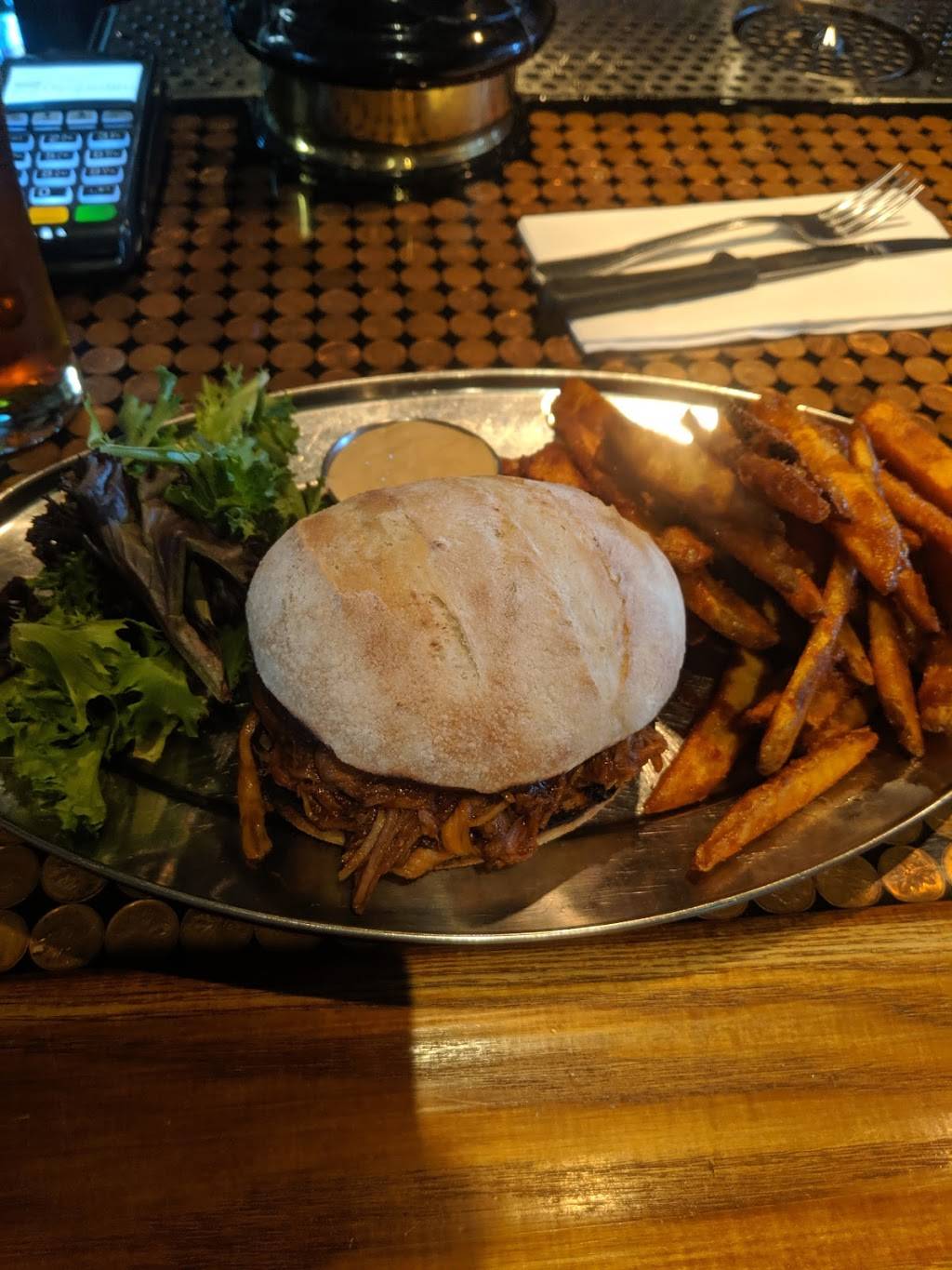 RestoPub Shillelagh | restaurant | 375 Rue Principale E, Farnham, QC J2N 1L5, Canada | 4503371096 OR +1 450-337-1096