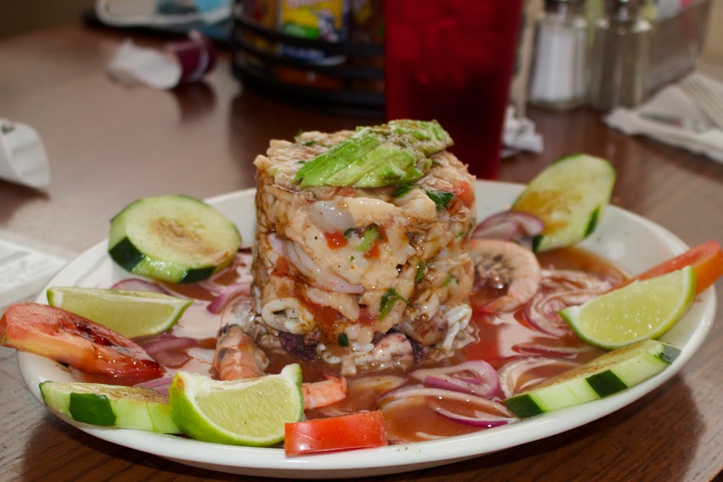 El Maviri Seafood Bar & Grill | restaurant | 2055 E Santa Fe St, Olathe, KS 66062, USA | 9138398721 OR +1 913-839-8721