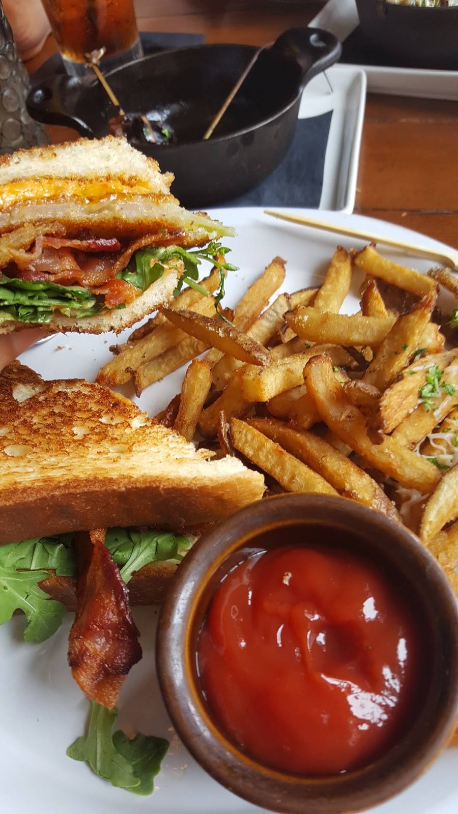 GRAYS on Main | restaurant | 332 Main St, Franklin, TN 37064, USA | 6154353603 OR +1 615-435-3603