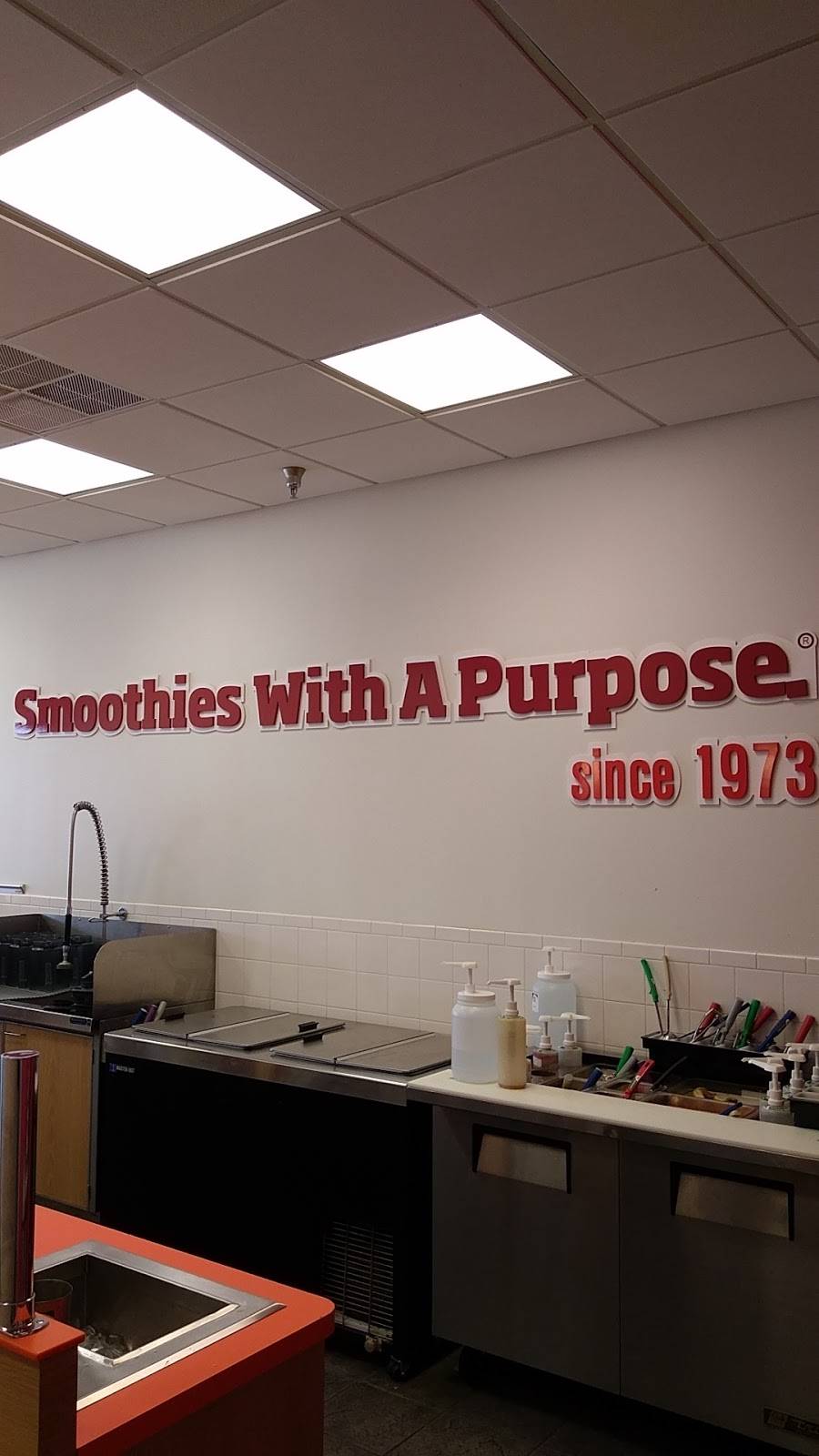 Smoothie King | restaurant | 2109 Veterans Pkwy, Bloomington, IL 61704, USA | 3095852568 OR +1 309-585-2568
