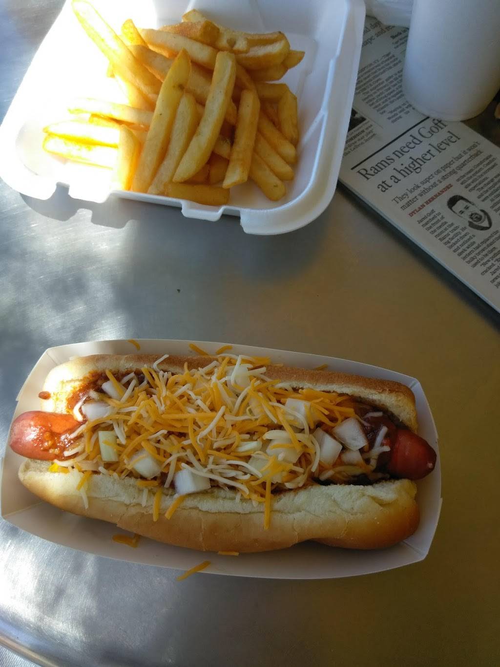 Larrys Chili Dog | restaurant | 3122 W Burbank Blvd, Burbank, CA 91505, USA | 8188420244 OR +1 818-842-0244