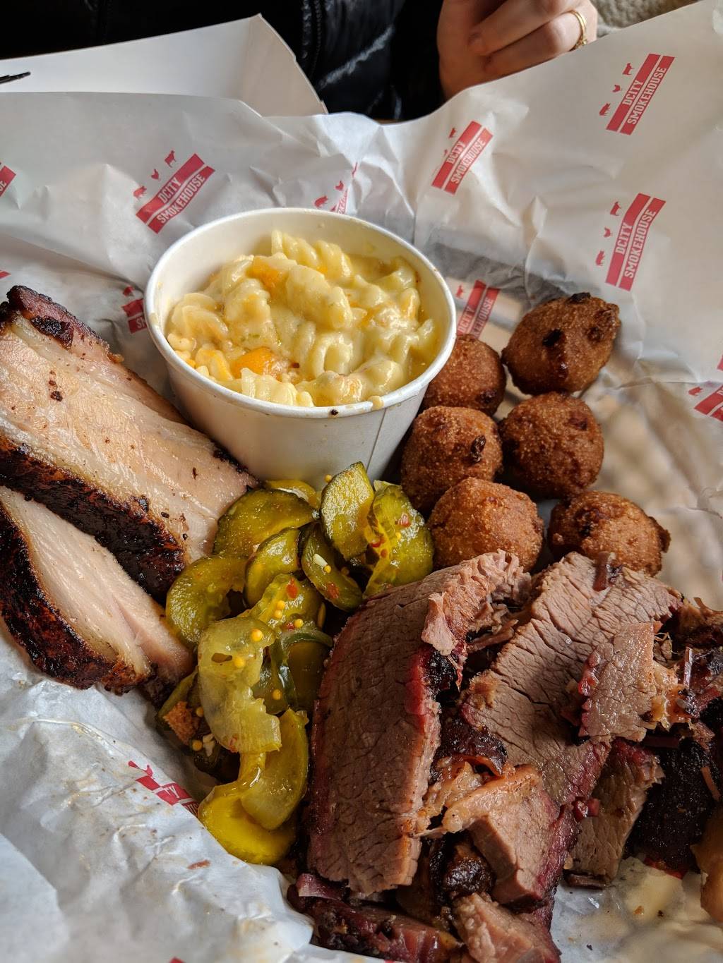 DCity Smokehouse | restaurant | 203 Florida Ave NW, Washington, DC 20001, USA | 2027331919 OR +1 202-733-1919
