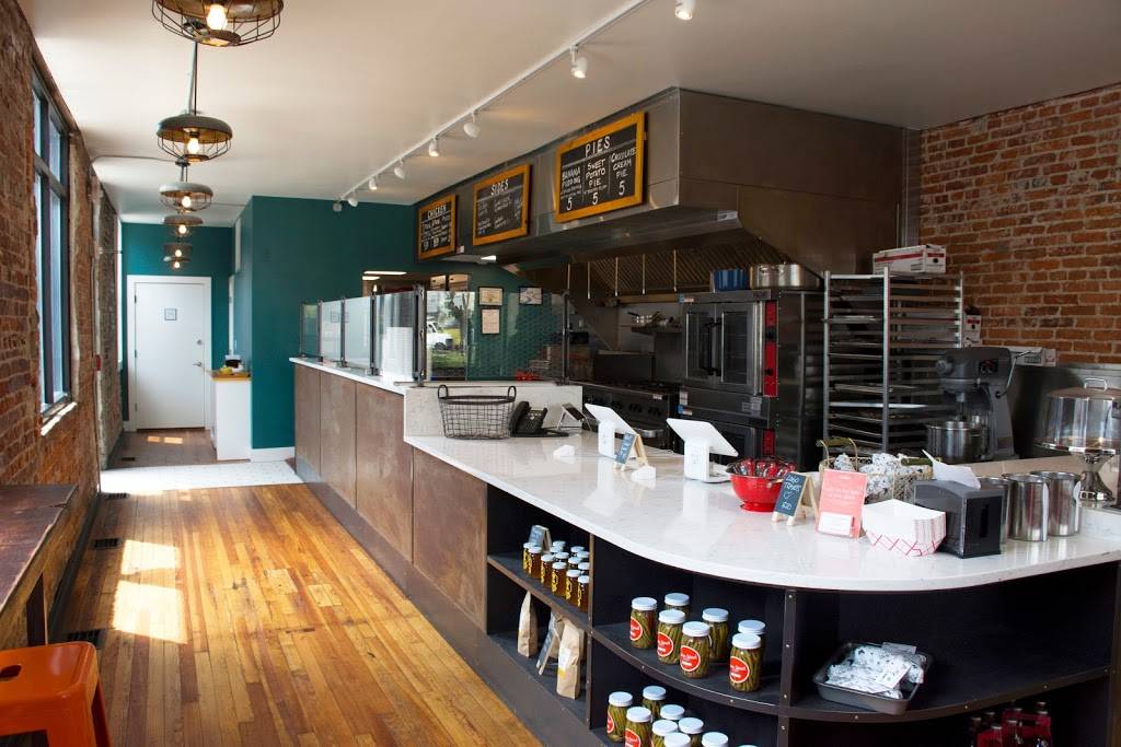 Love & Honey Fried Chicken | meal takeaway | 1100 N Front St, Philadelphia, PA 19123, USA | 2157897878 OR +1 215-789-7878