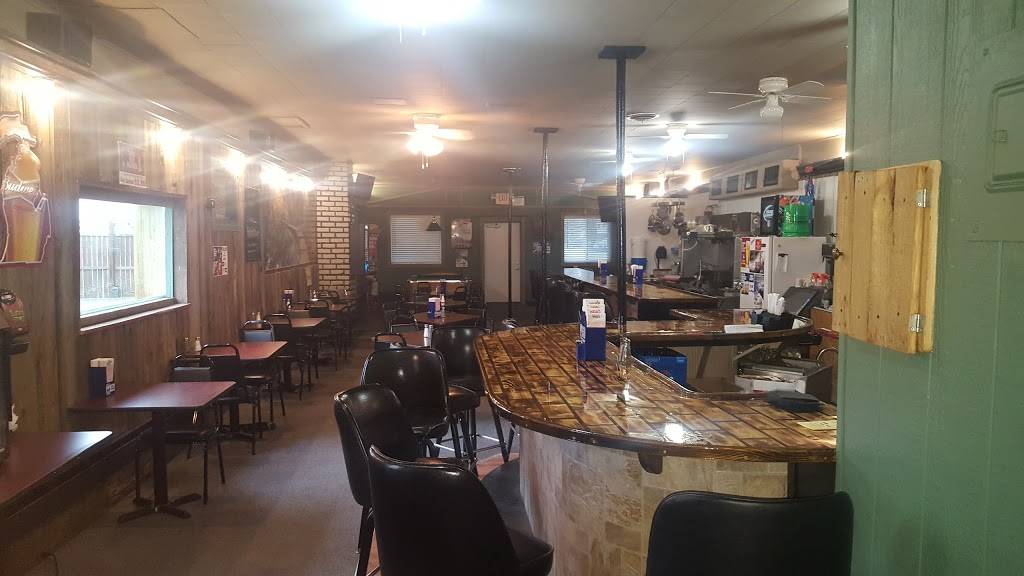 HolliJays Place | restaurant | 7296 Main St, Owendale, MI 48754, USA | 9896781028 OR +1 989-678-1028