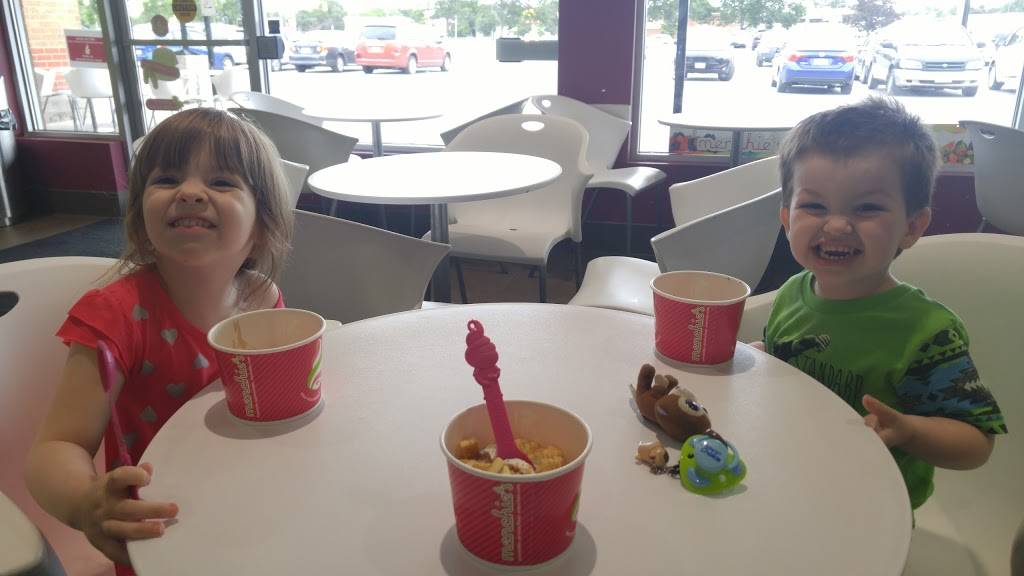 Menchies | restaurant | 150 Sidney St, Belleville, ON K8P 5E2, Canada | 6137790900 OR +1 613-779-0900