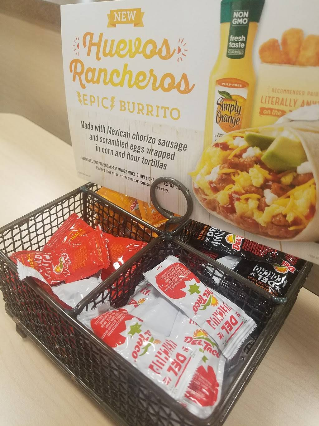 Del Taco | meal takeaway | 7175 W Yorktown AVE, Huntington Beach, CA 92648, USA | 7149608765 OR +1 714-960-8765