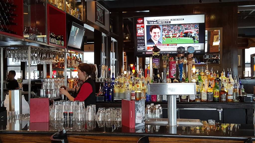 TGI Fridays | restaurant | 111 East Tevis St, Winchester, VA 22601, USA | 5407223059 OR +1 540-722-3059