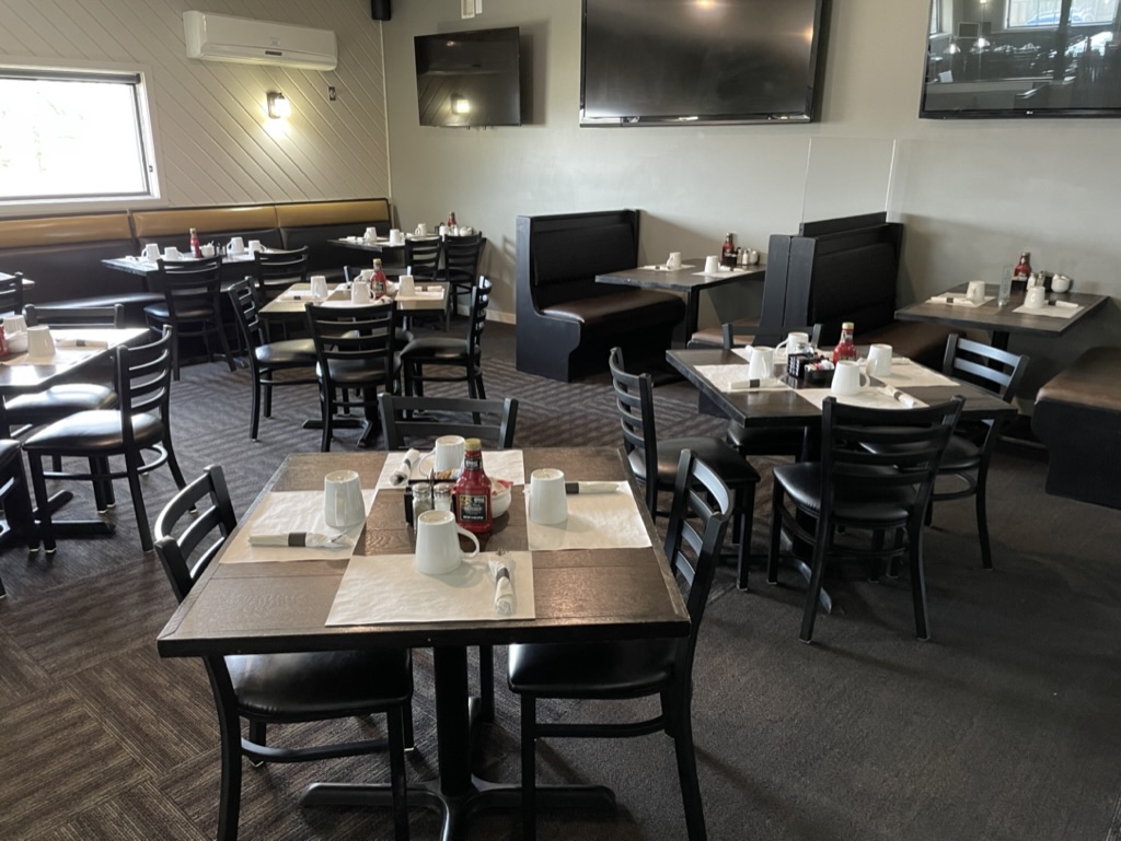 Cast Iron Kitchen of TC South | restaurant | 273 US-31, Traverse City, MI 49685, USA | 2316424776 OR +1 231-642-4776