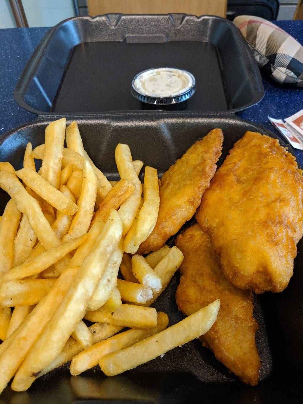 Friendlys | restaurant | 1 Harborside Dr Terminal A - Logan, Boston, MA 02128, USA | 6175616478 OR +1 617-561-6478