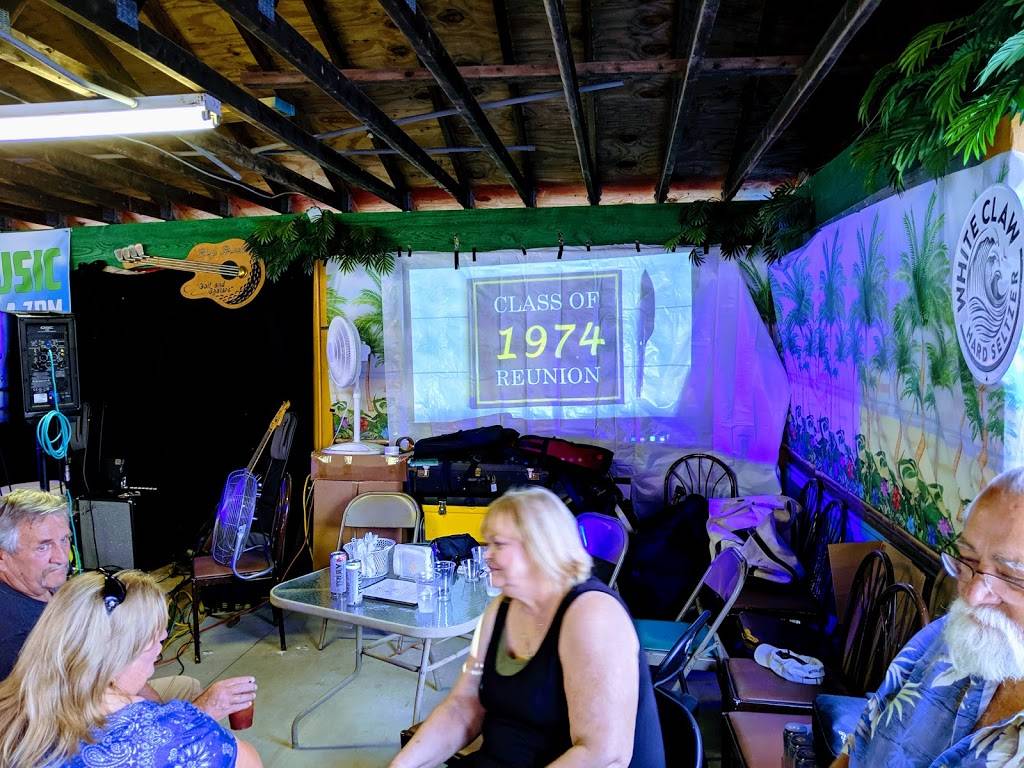 Grandview Bay Golf Course & The Lucy Goose Bar & Grill | restaurant | 9660, 444 Central Ave, Angola, NY 14006, USA | 7165494930 OR +1 716-549-4930