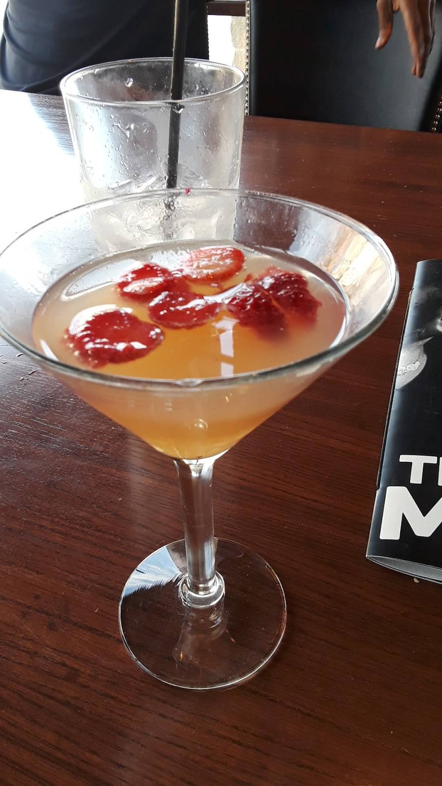 Bar Louie - Foundry Row | night club | 10080 Reisterstown Rd #20, Garrison, MD 21117, USA | 4437389880 OR +1 443-738-9880